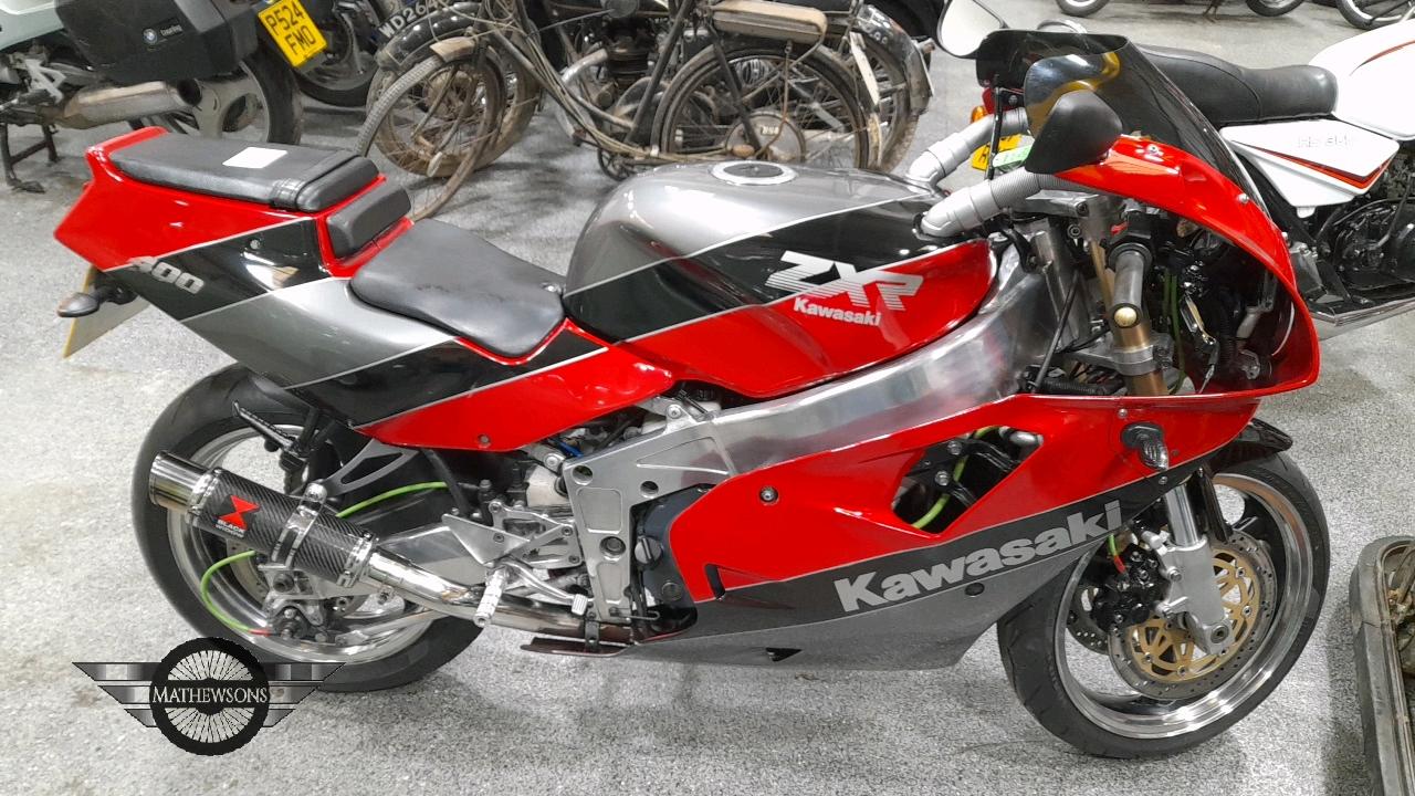 Lot 127 - 1989 KAWASAKI ZXR400