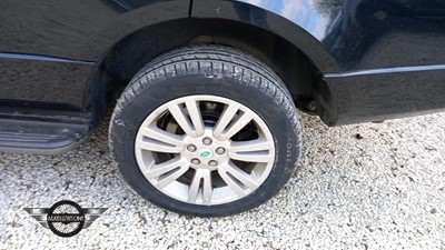 Lot 17 - 2010 LAND ROVER RANGE ROVER VOGUE TDV8 A