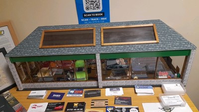 Lot 166 - GARAGE SHOWROOM DIORAMA