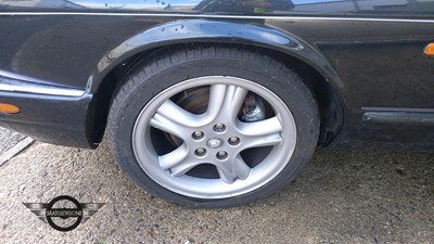 Lot 69 - 1998 JAGUAR XJR V8 AUTO