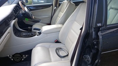 Lot 69 - 1998 JAGUAR XJR V8 AUTO