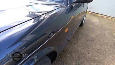 Lot 69 - 1998 JAGUAR XJR V8 AUTO
