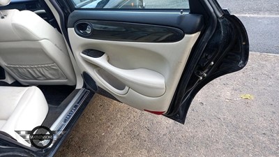 Lot 69 - 1998 JAGUAR XJR V8 AUTO