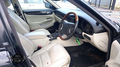Lot 69 - 1998 JAGUAR XJR V8 AUTO
