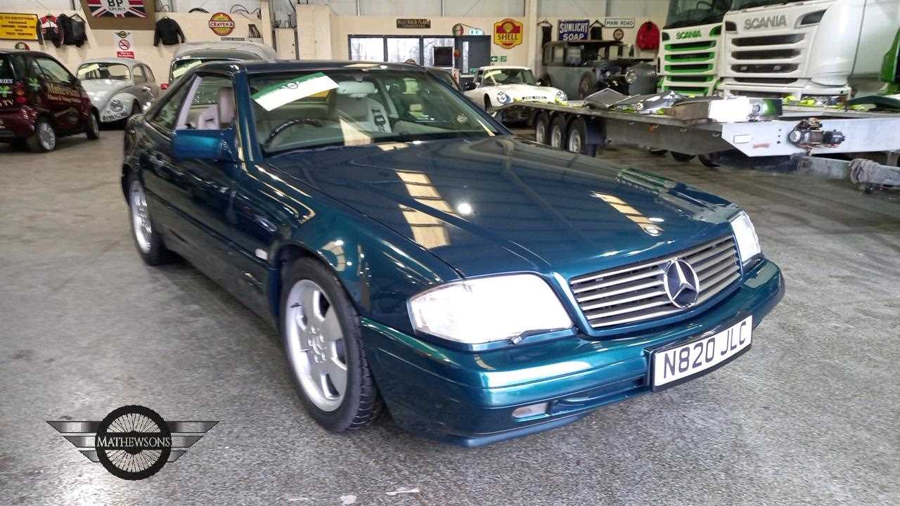 Lot 47 - 1996 MERCEDES SL 320 AUTO