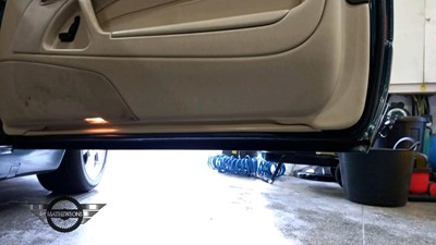 Lot 47 - 1996 MERCEDES SL 320 AUTO