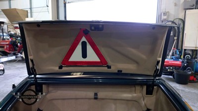 Lot 47 - 1996 MERCEDES SL 320 AUTO