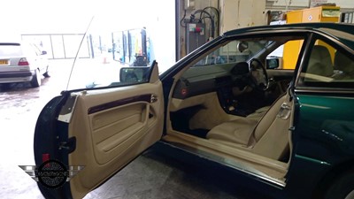 Lot 47 - 1996 MERCEDES SL 320 AUTO