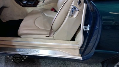 Lot 47 - 1996 MERCEDES SL 320 AUTO