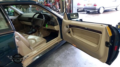 Lot 47 - 1996 MERCEDES SL 320 AUTO