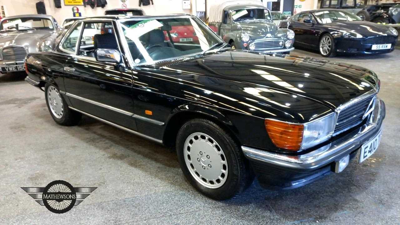 Lot 65 - 1988 MERCEDES 420 SL AUTO
