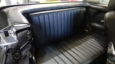 Lot 65 - 1988 MERCEDES 420 SL AUTO