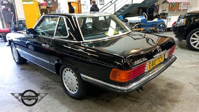 Lot 65 - 1988 MERCEDES 420 SL AUTO