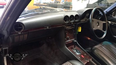 Lot 65 - 1988 MERCEDES 420 SL AUTO