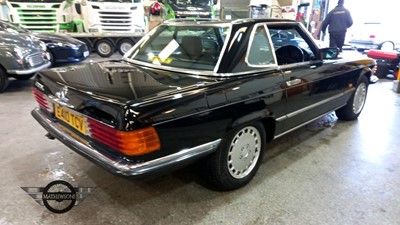 Lot 65 - 1988 MERCEDES 420 SL AUTO