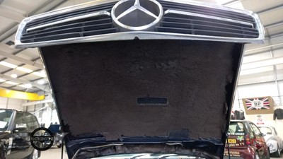 Lot 65 - 1988 MERCEDES 420 SL AUTO