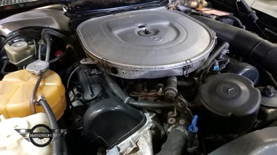 Lot 65 - 1988 MERCEDES 420 SL AUTO