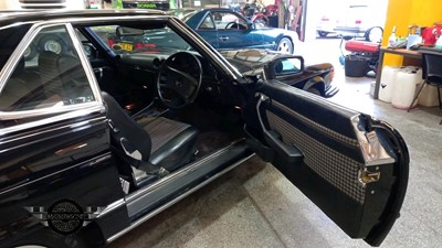Lot 65 - 1988 MERCEDES 420 SL AUTO
