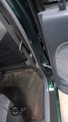 Lot 211 - 2003 TOYOTA HI LUX