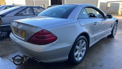 Lot 101 - 2002 MERCEDES SL 500 AUTO