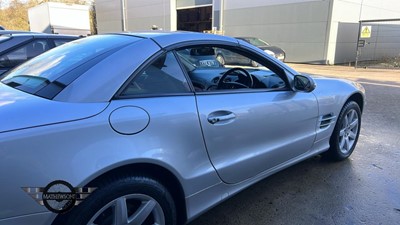 Lot 101 - 2002 MERCEDES SL 500 AUTO