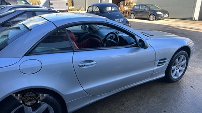 Lot 101 - 2002 MERCEDES SL 500 AUTO