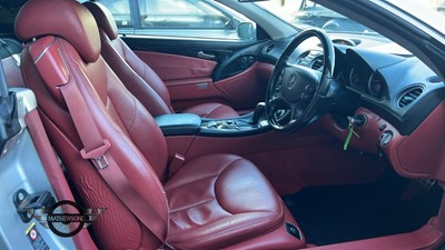 Lot 101 - 2002 MERCEDES SL 500 AUTO