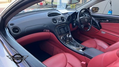 Lot 101 - 2002 MERCEDES SL 500 AUTO