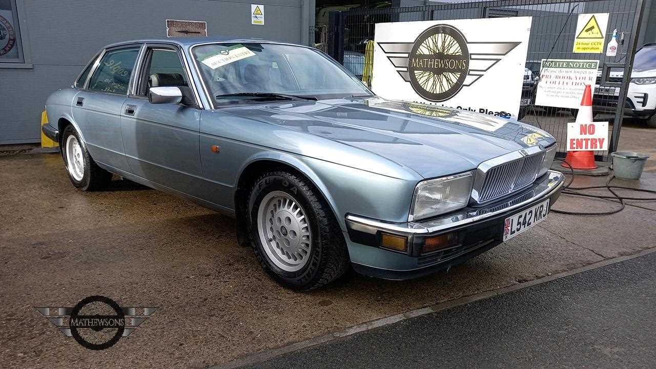 Lot 652 - 1994 JAGUAR SOVEREIGN 3.2 AUTO