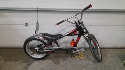 Lot 59 - SCHWINN STINGRAY LOWRIDER CHOPPER SHOW BIKE