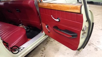 Lot 179 - 1964 TRIUMPH 2000