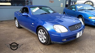 Lot 196 - 1999 MERCEDES SLK 230 KOMPRESSOR