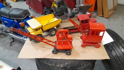 Lot 86 - 2X TRIANG CRANES 1X TRIANG BEDFORD TRUCK & 1X TONKA TIPPER TRUCK