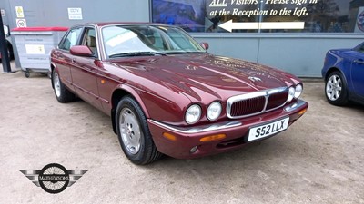 Lot 582 - 1998 JAGUAR XJ8 AUTO