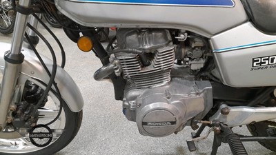 Lot 144 - 1982 HONDA 250 SUPERDREAM