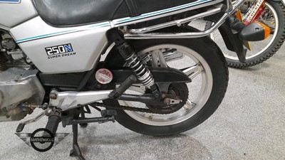 Lot 144 - 1982 HONDA 250 SUPERDREAM