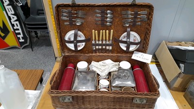 Lot 48 - 6 PERSON WICKER PICNIC BASKET