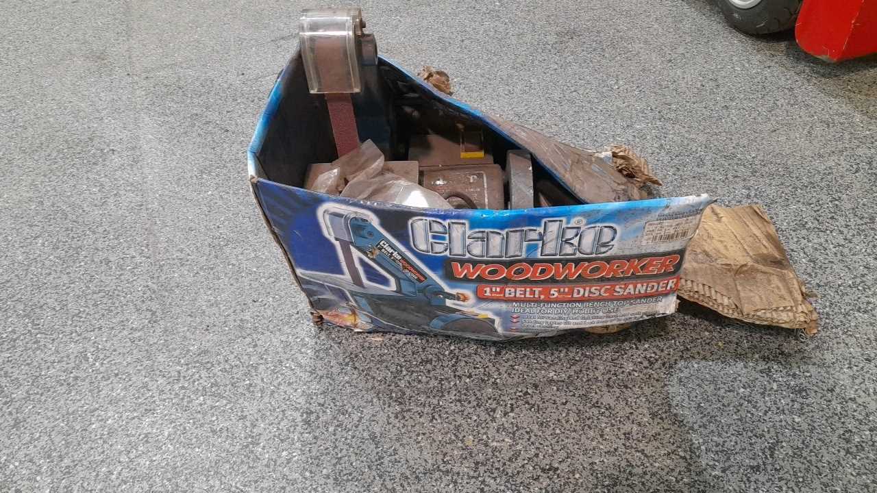 Lot 63 - WOOD WORKING BELT SANDER