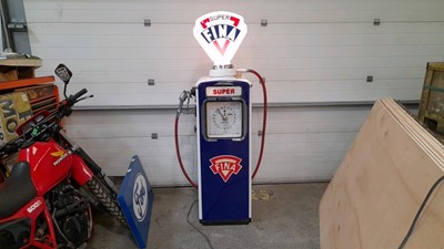 Lot 1 - FINA SUPER PETROL PUMP & GLASS GLOBE  BLUE & WHITE