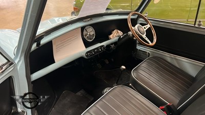 Lot 359 - 1975 MORRIS MINI 850 VAN