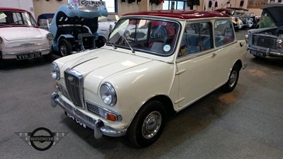 Lot 16 - 1962 WOLSELEY HORNET MK1