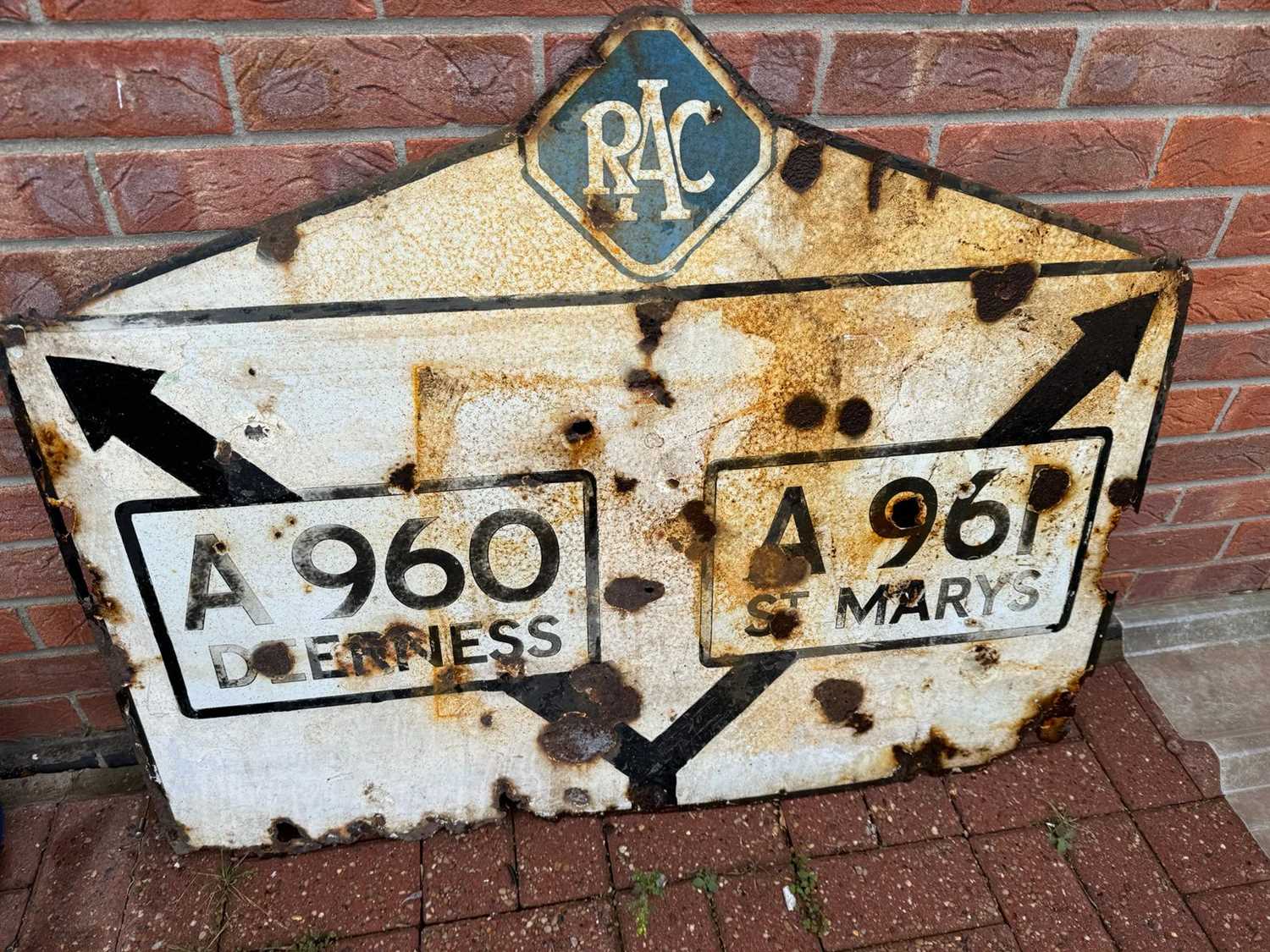 Lot 14 - RAC SCOTLAND ROAD SIGN 40" X 32"