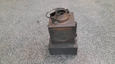 Lot 544 - LNER OIL LAMP