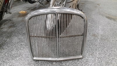 Lot 203 - JAGUAR 420  CHROME GRILLE