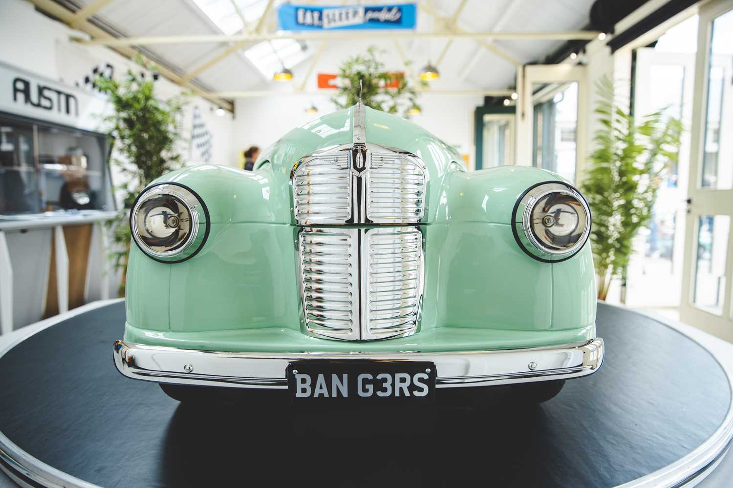 Lot 543 - AUSTIN J40 PEDAL CAR