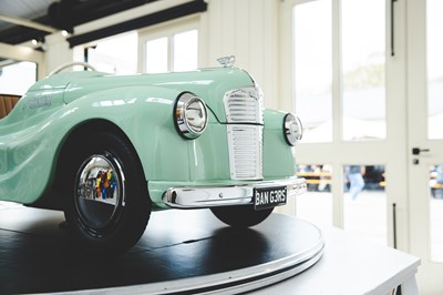 Lot 543 - AUSTIN J40 PEDAL CAR