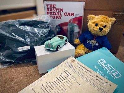 Lot 543 - AUSTIN J40 PEDAL CAR