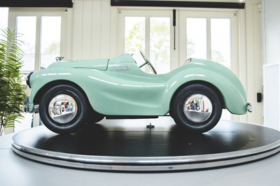 Lot 543 - AUSTIN J40 PEDAL CAR