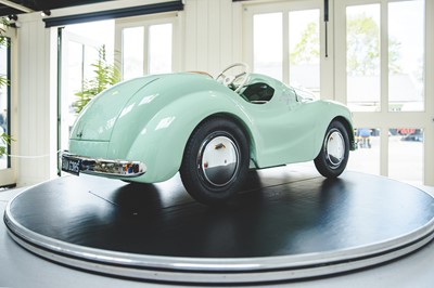 Lot 543 - AUSTIN J40 PEDAL CAR
