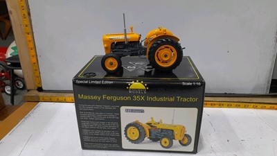 Lot 258 - MASSEY FERGUSON 35X 1.16 SCALE MODEL